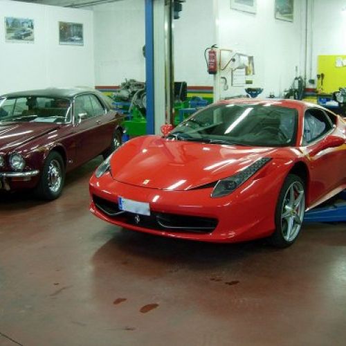 vehículo clásico deportivo